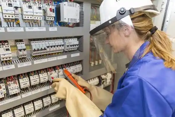 electrician Dora